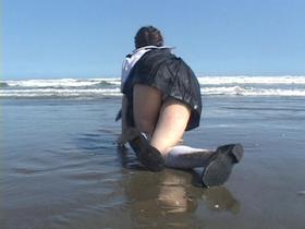 濡れて透けるセーラー服と下着　サンプル画像09